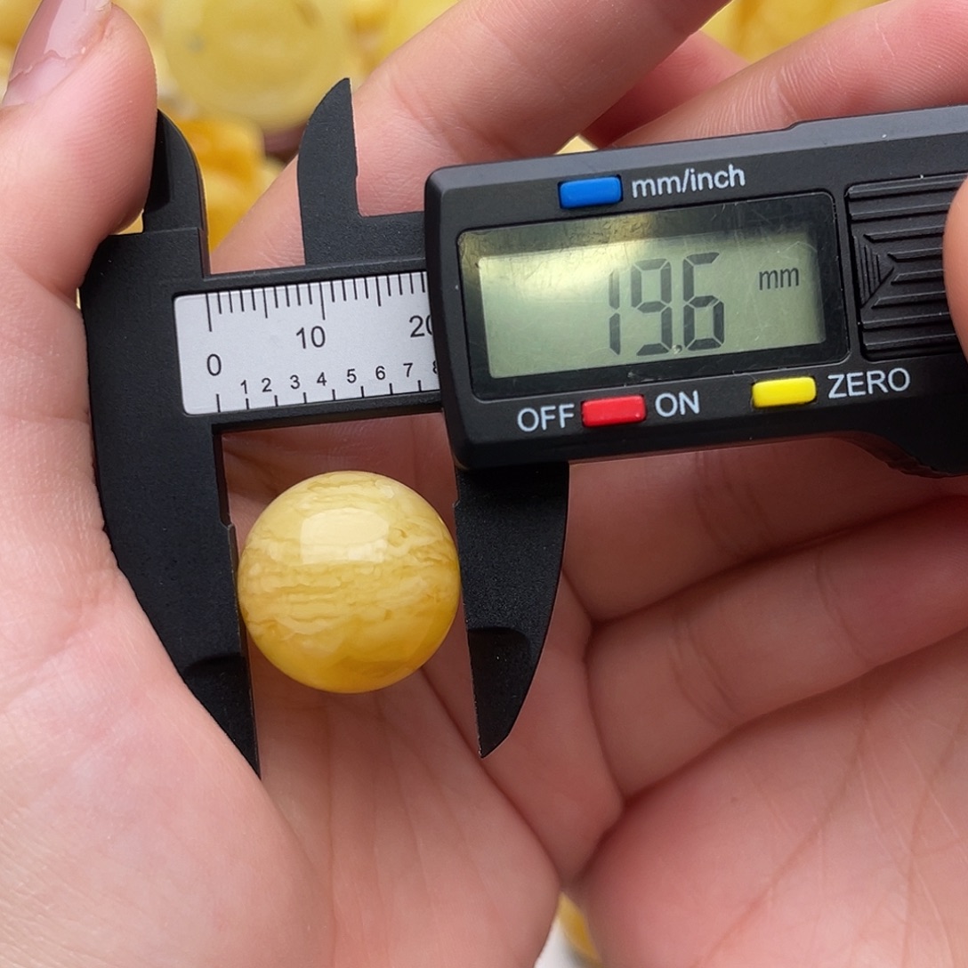 琥珀未镶嵌裸石蜜蜡圆珠梦