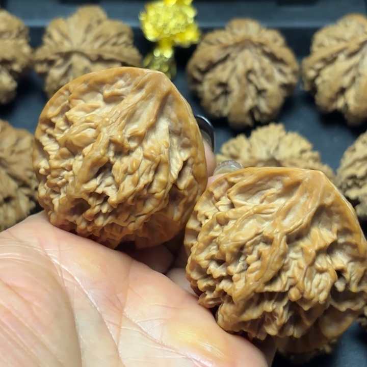 梁***祥文玩核桃吊坠秦岭灯笼19