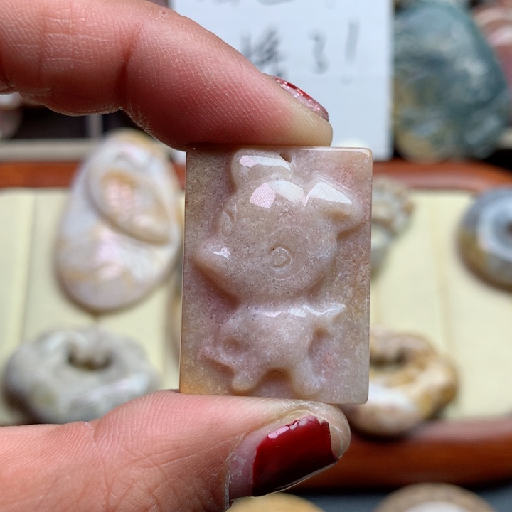 硅化珊瑚（珊瑚玉）颈饰未镶嵌