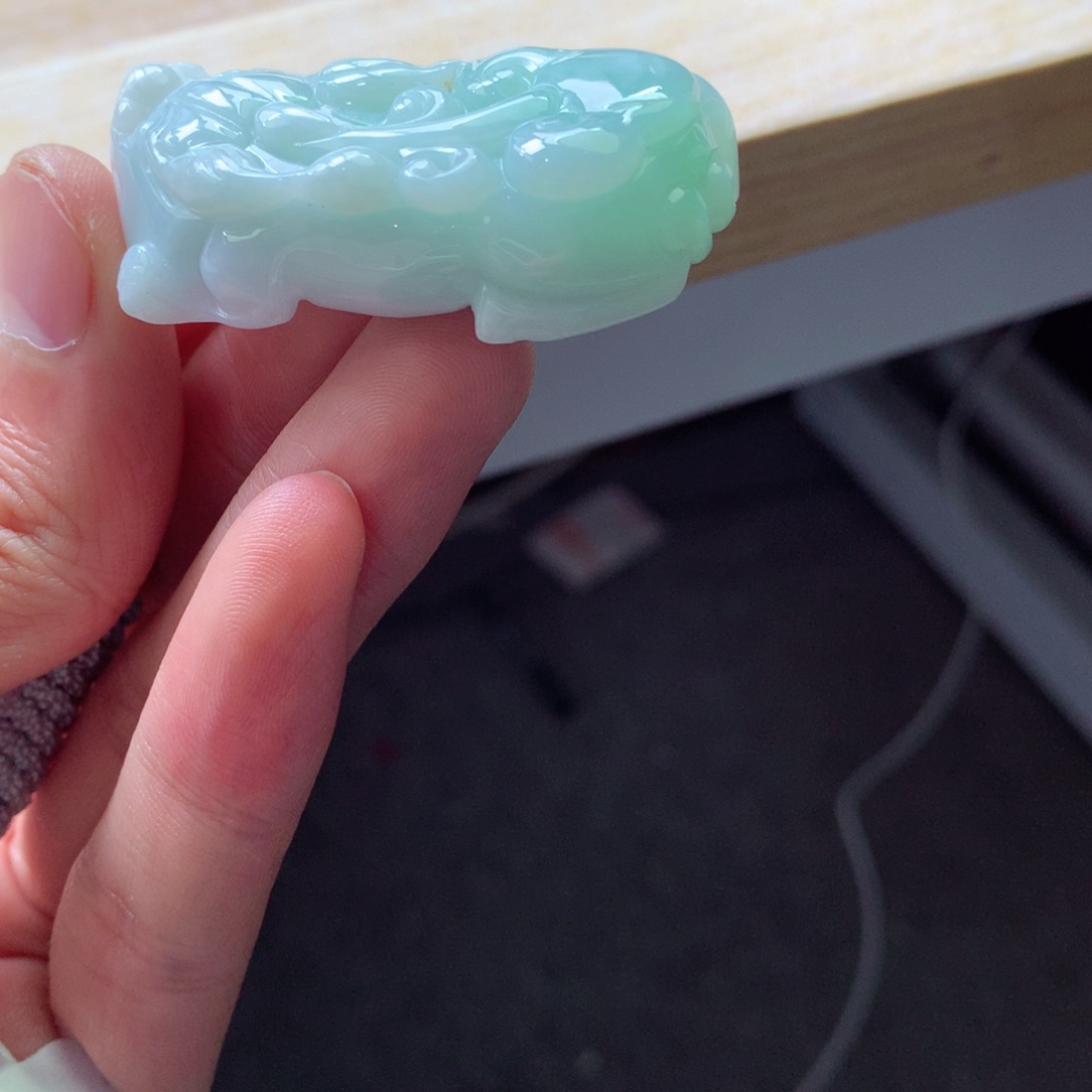 翡翠颈饰未镶嵌吊坠