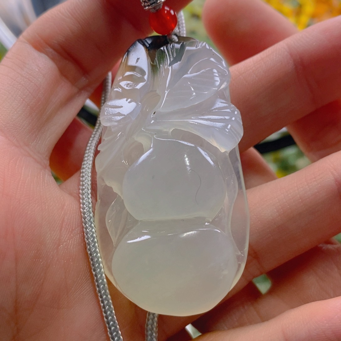 蛇纹石玉吊坠未镶嵌