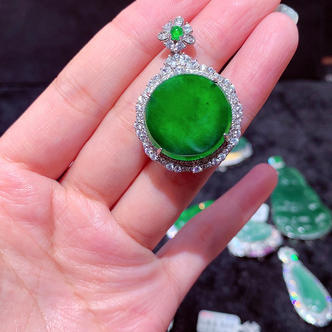 【闪购商品】翡翠吊坠(不含链)未镶嵌