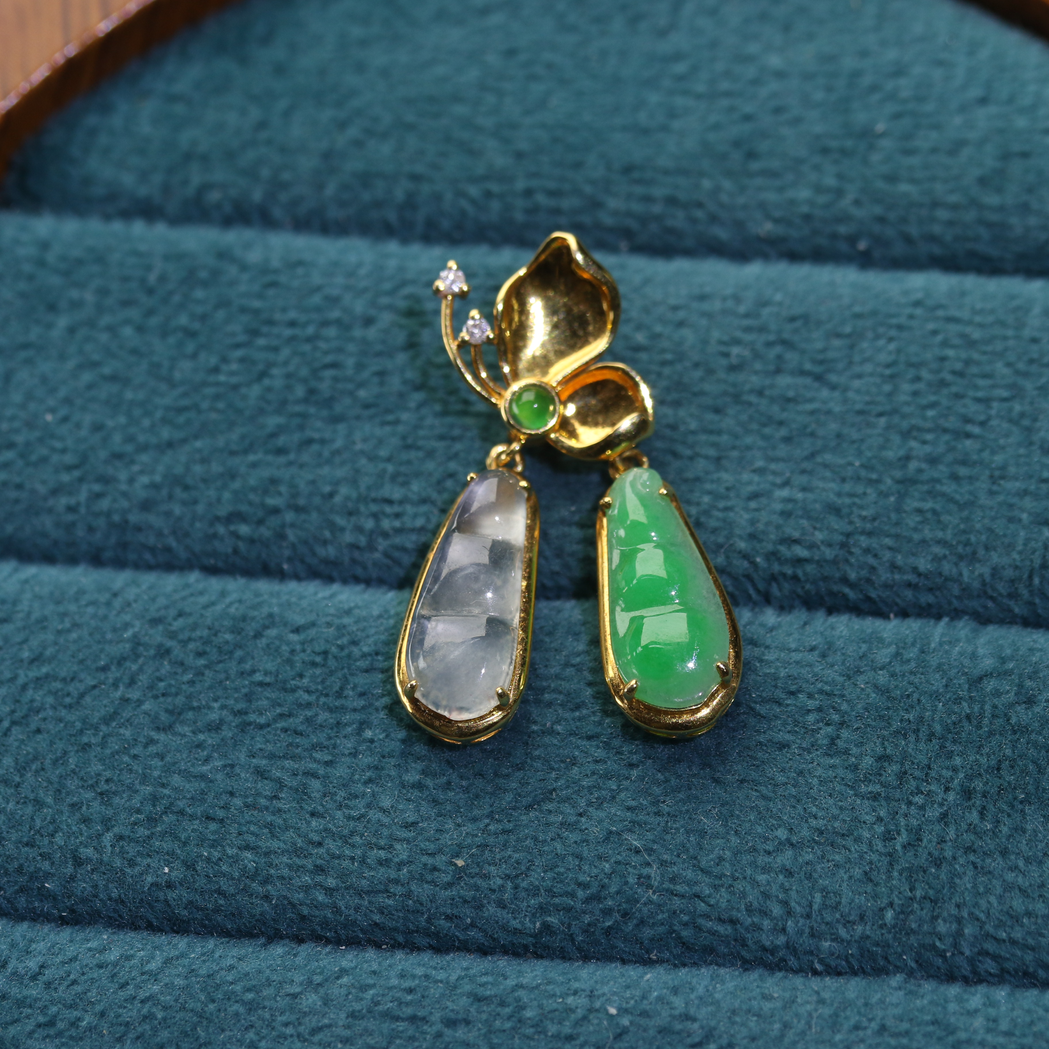 52天然缅甸翡翠A货18k福豆吊坠/300370/上海嘉禾拍卖