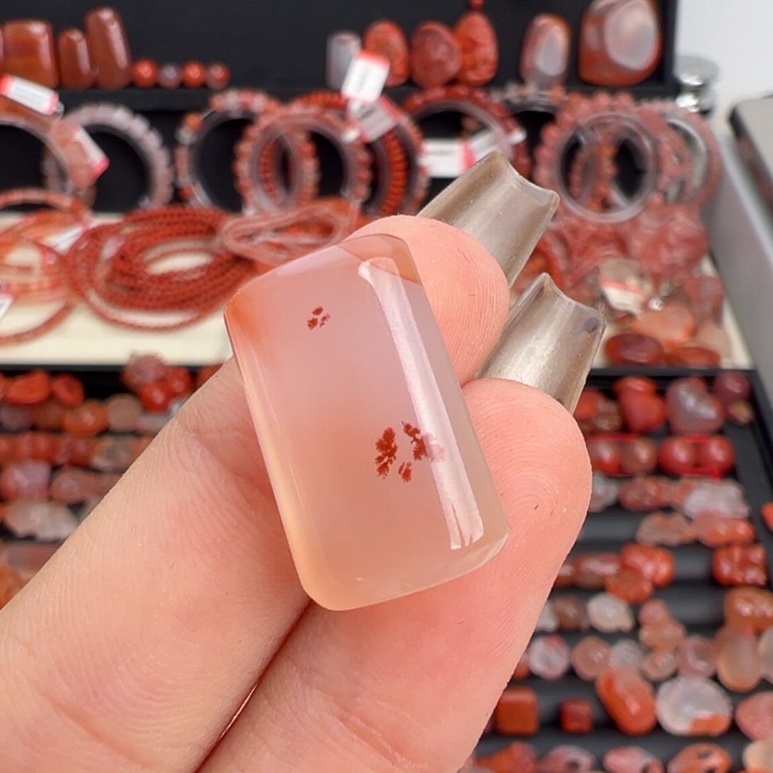 南红玛瑙未镶嵌颈饰无事牌