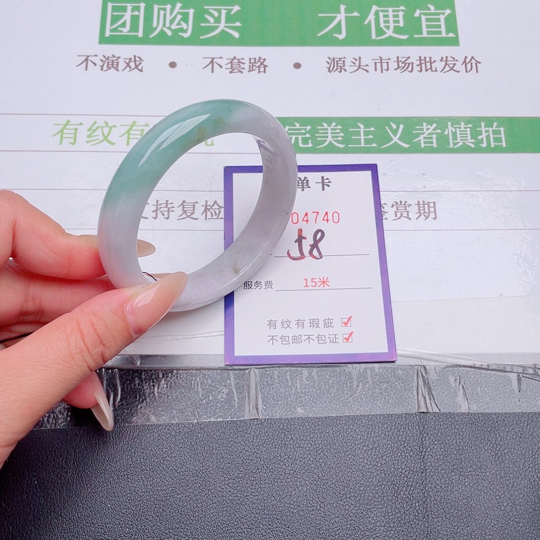 翡翠未镶嵌手镯翡翠未镶嵌手镯