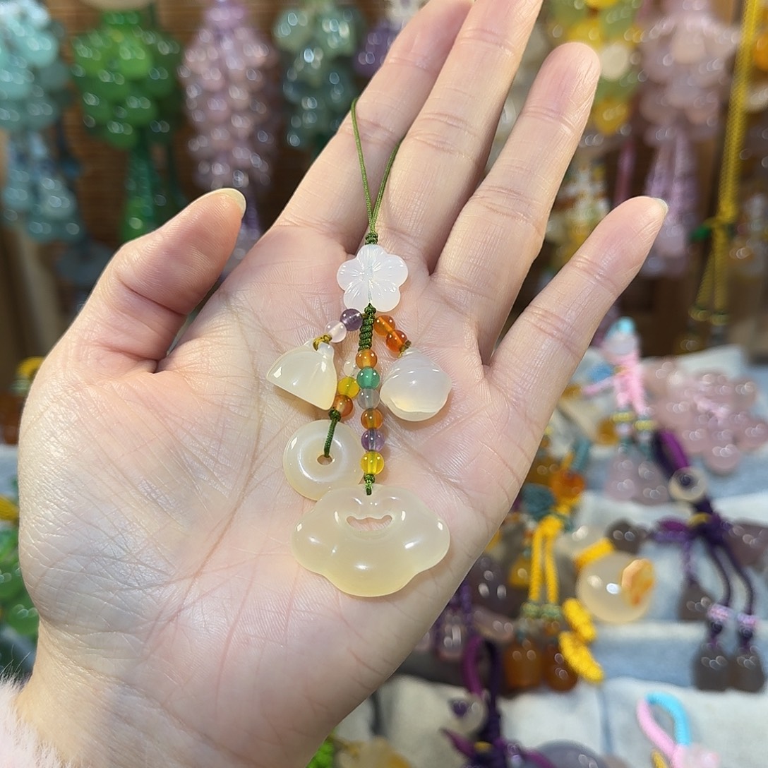 燕***子玛瑙/玉髓未镶嵌手机挂件