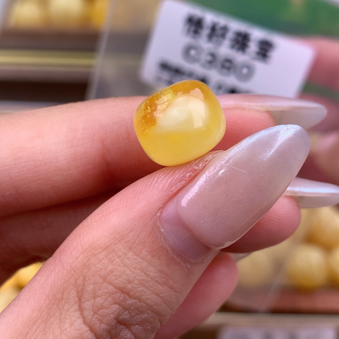 琥珀未镶嵌珠宝奇石12