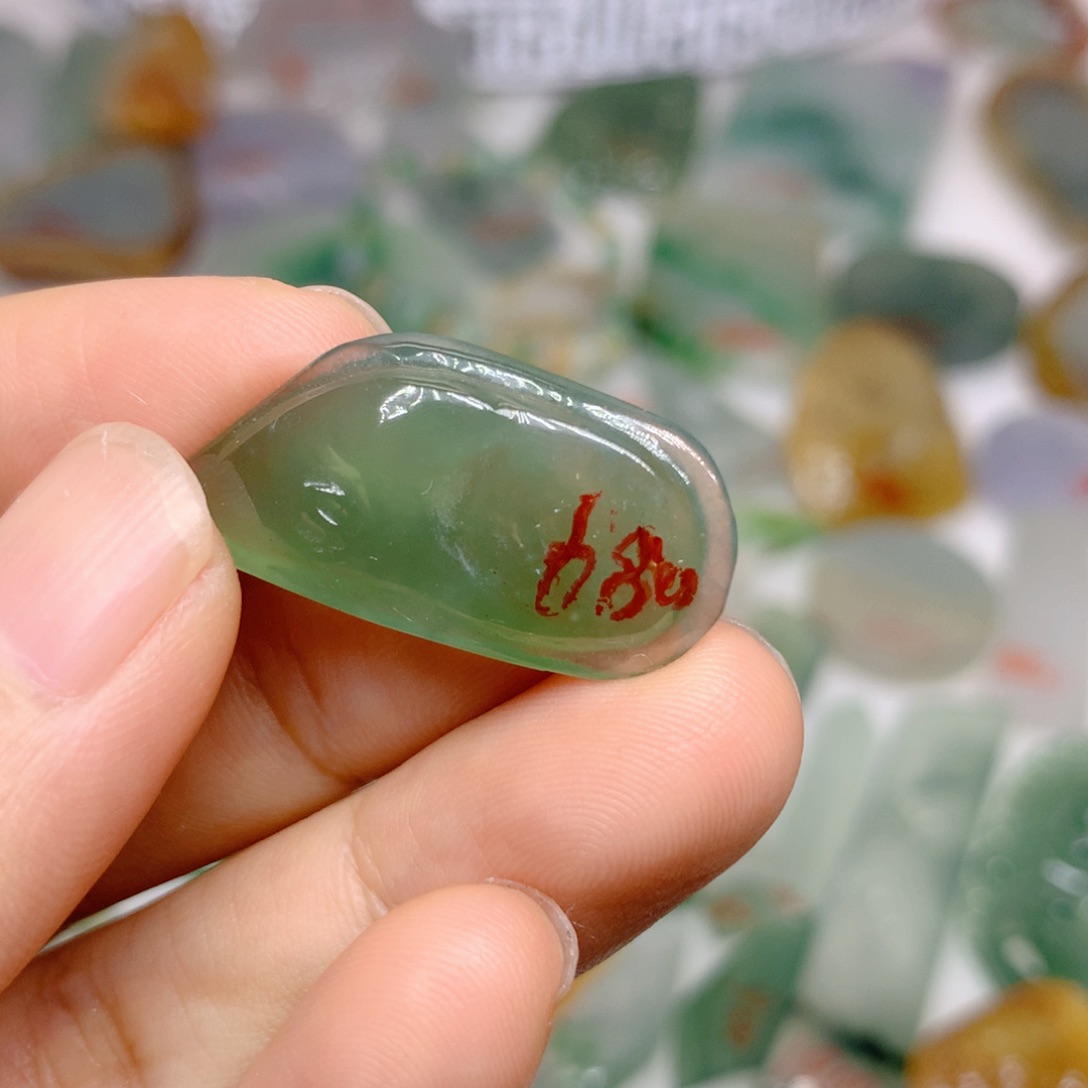 定制翡翠未镶嵌天然翡翠定制