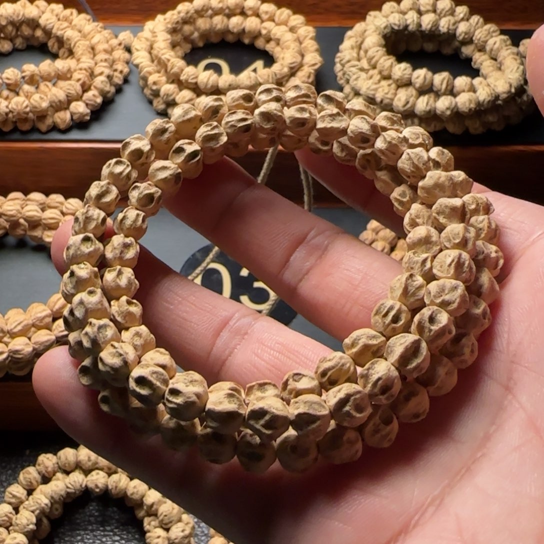 柏香籽/百香籽吊坠帅***着