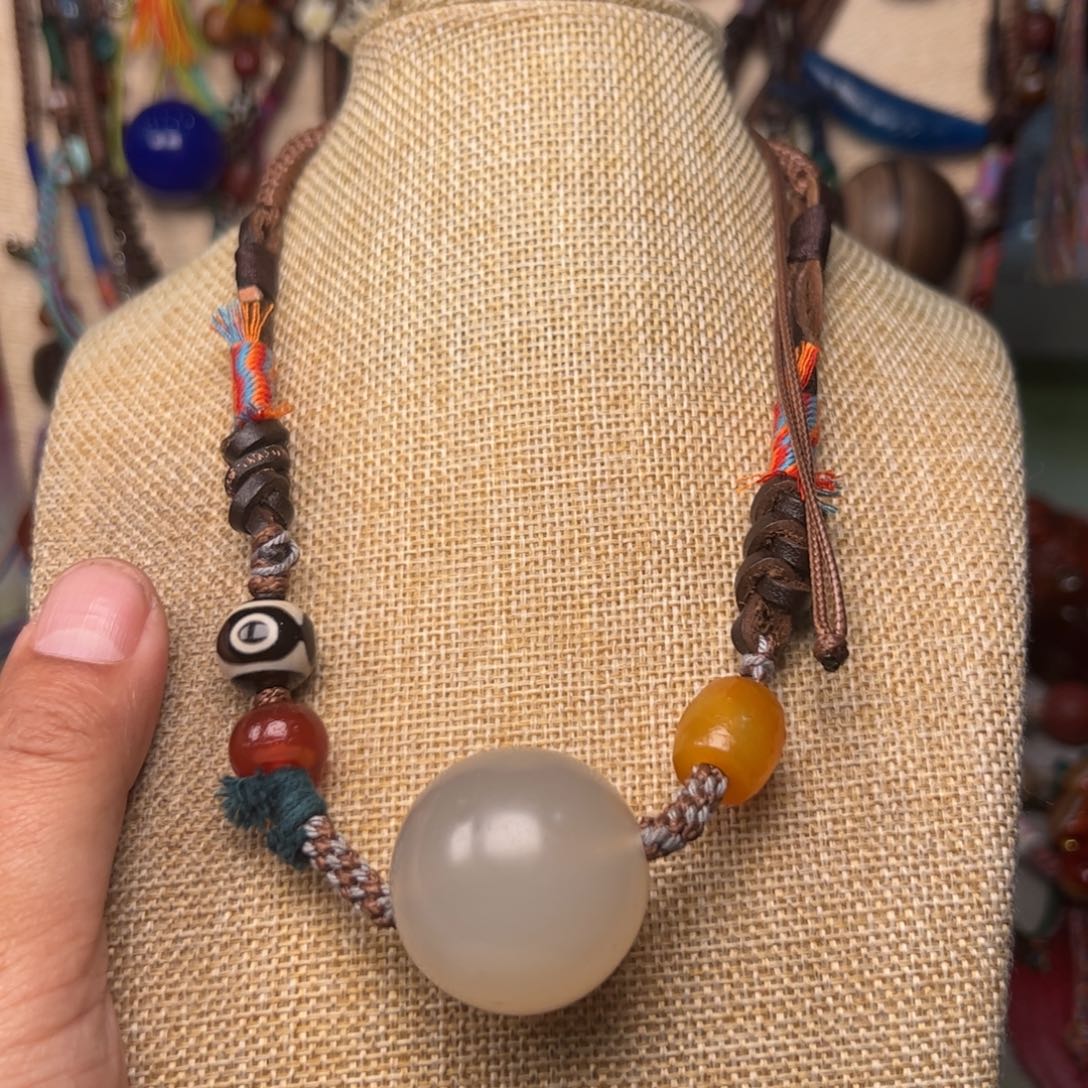 玛瑙/玉髓颈饰未镶嵌