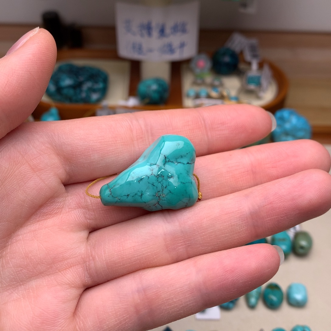 绿松石未镶嵌珠宝奇石