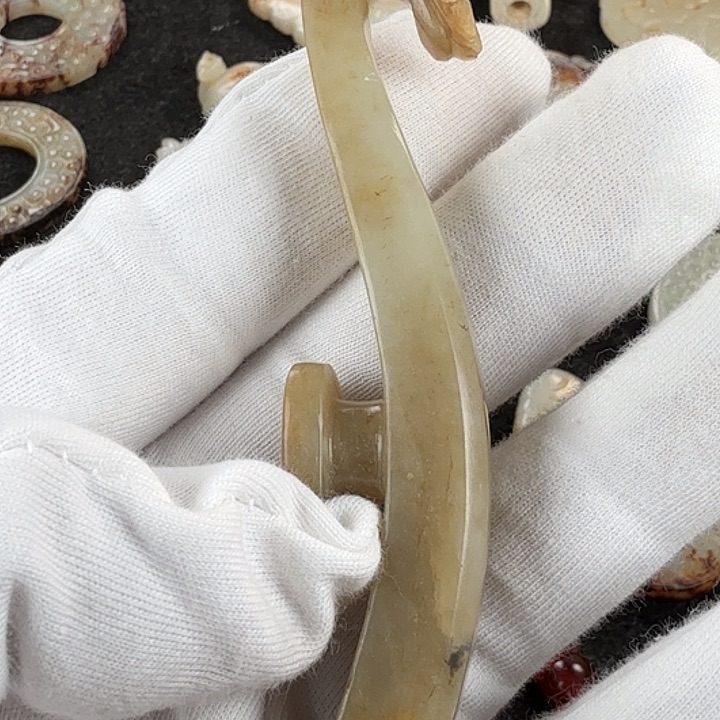 颈饰未镶嵌和田玉（糖玉）闲*