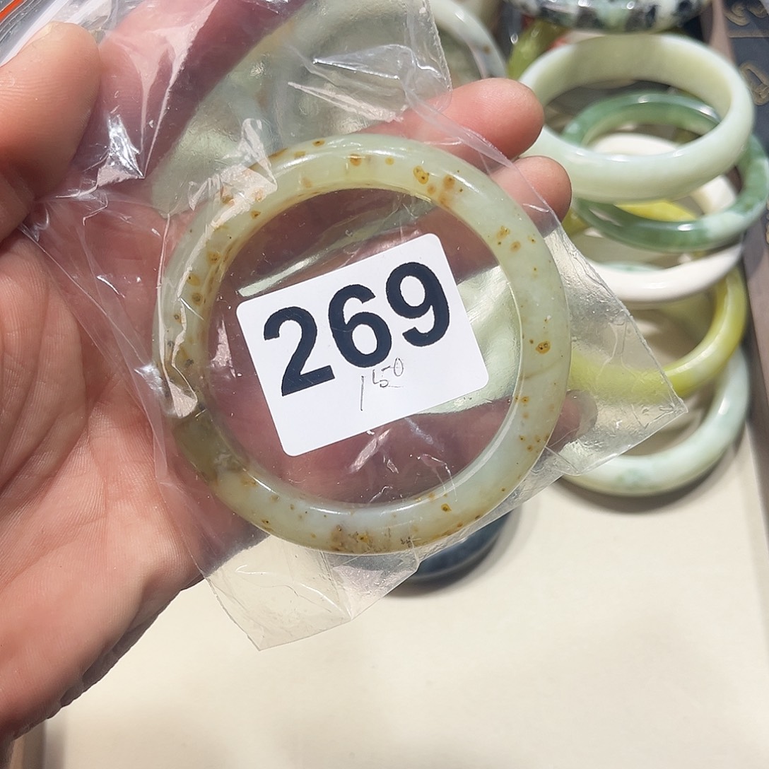 P***o蛇纹石玉未镶嵌手镯