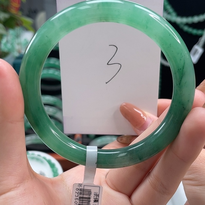 石英质玉手镯未镶嵌天然A货非洲翠手镯