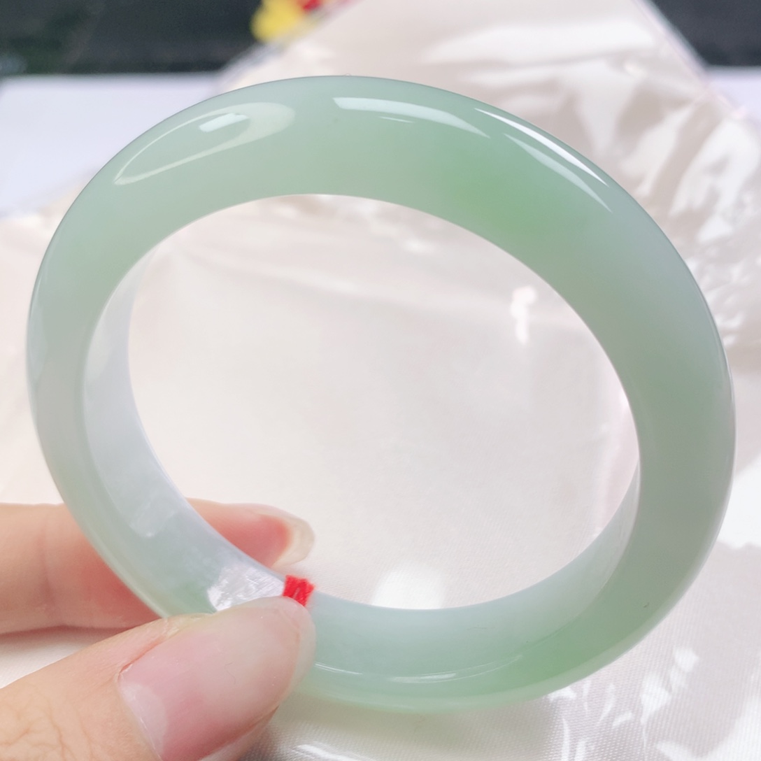 翡翠未镶嵌手镯翡翠52.0胶润甜果绿正圈