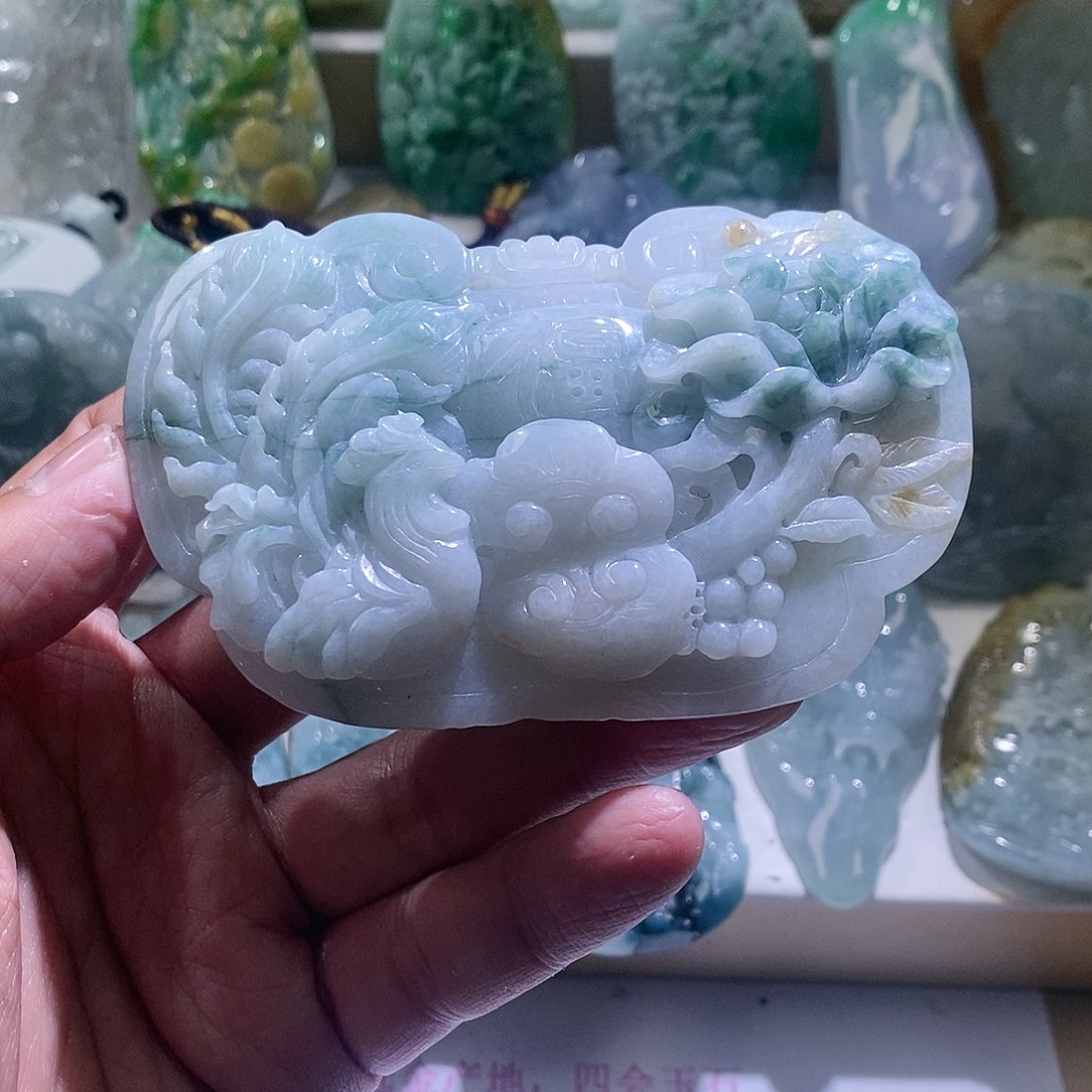 【闪购商品】翡翠颈饰未镶嵌锁