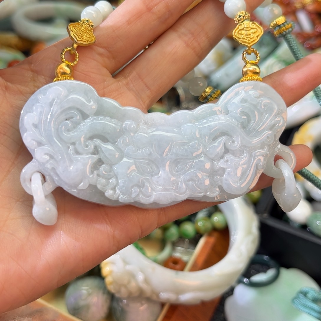 翡翠颈饰未镶嵌待编款