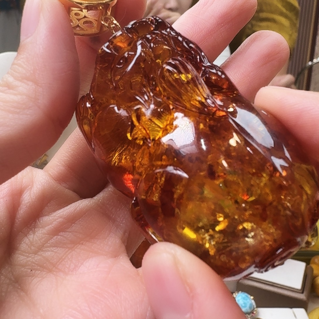 琥珀未镶嵌颈饰吊坠