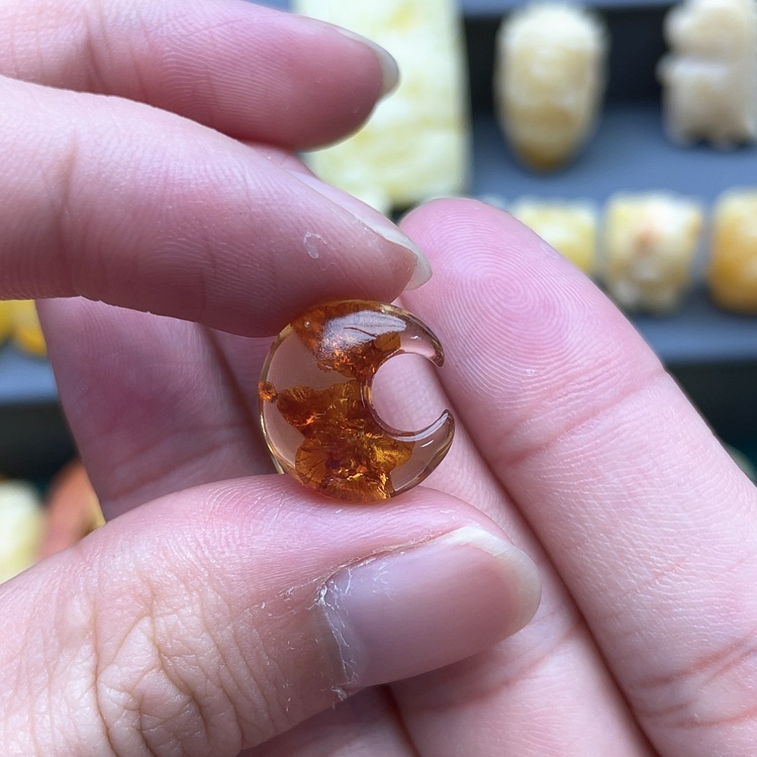 琥珀裸石未镶嵌蜜蜡