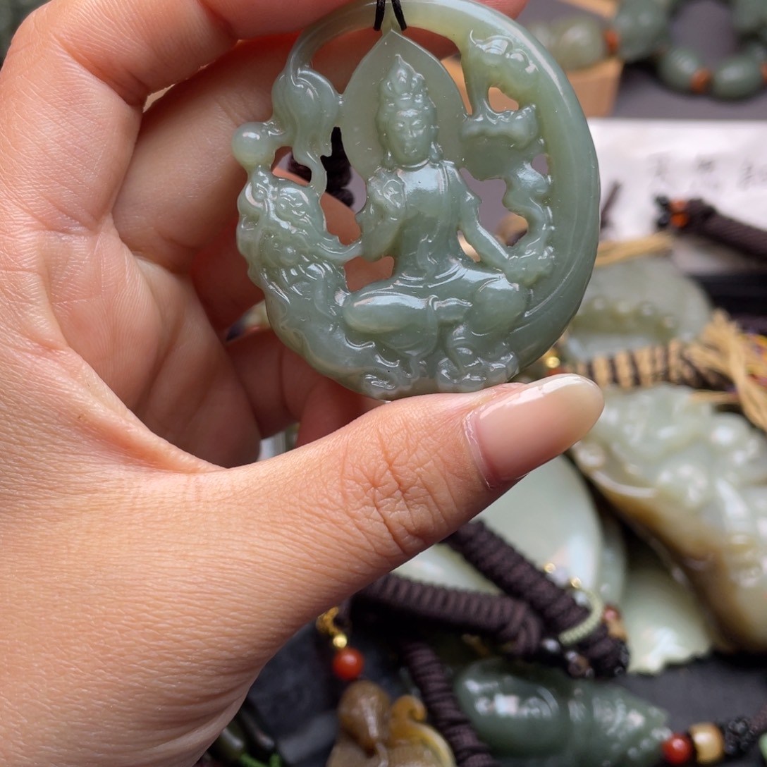 和田玉颈饰未镶嵌