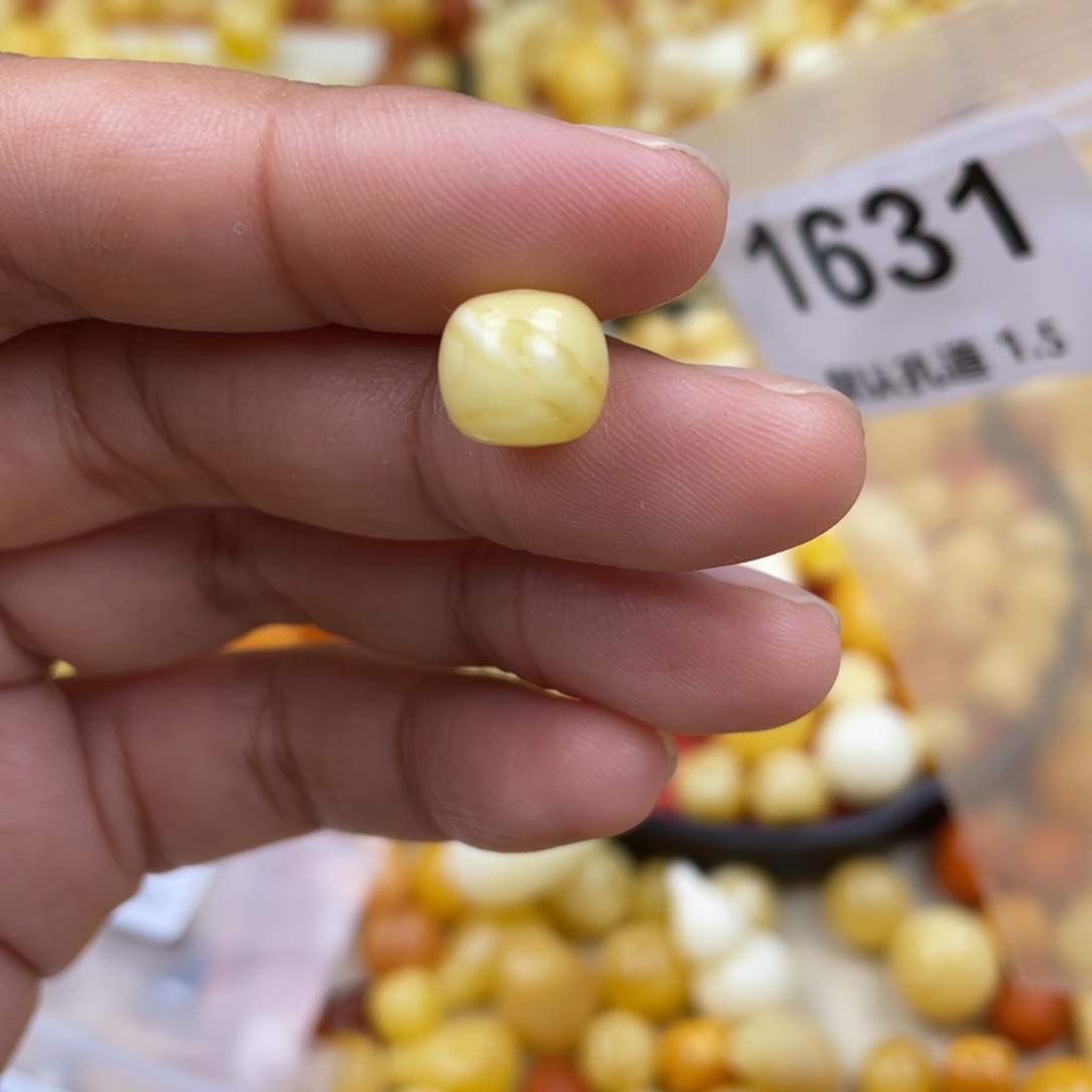 未镶嵌蜜蜡珠宝奇石霸**虎10