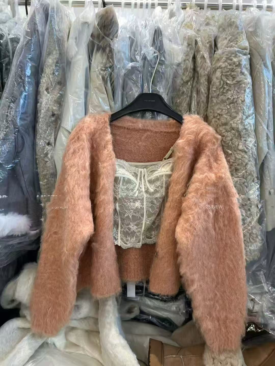 悠悠 泡菜冬新款韩系V领氛围感拉毛开衫宽松显瘦毛衣