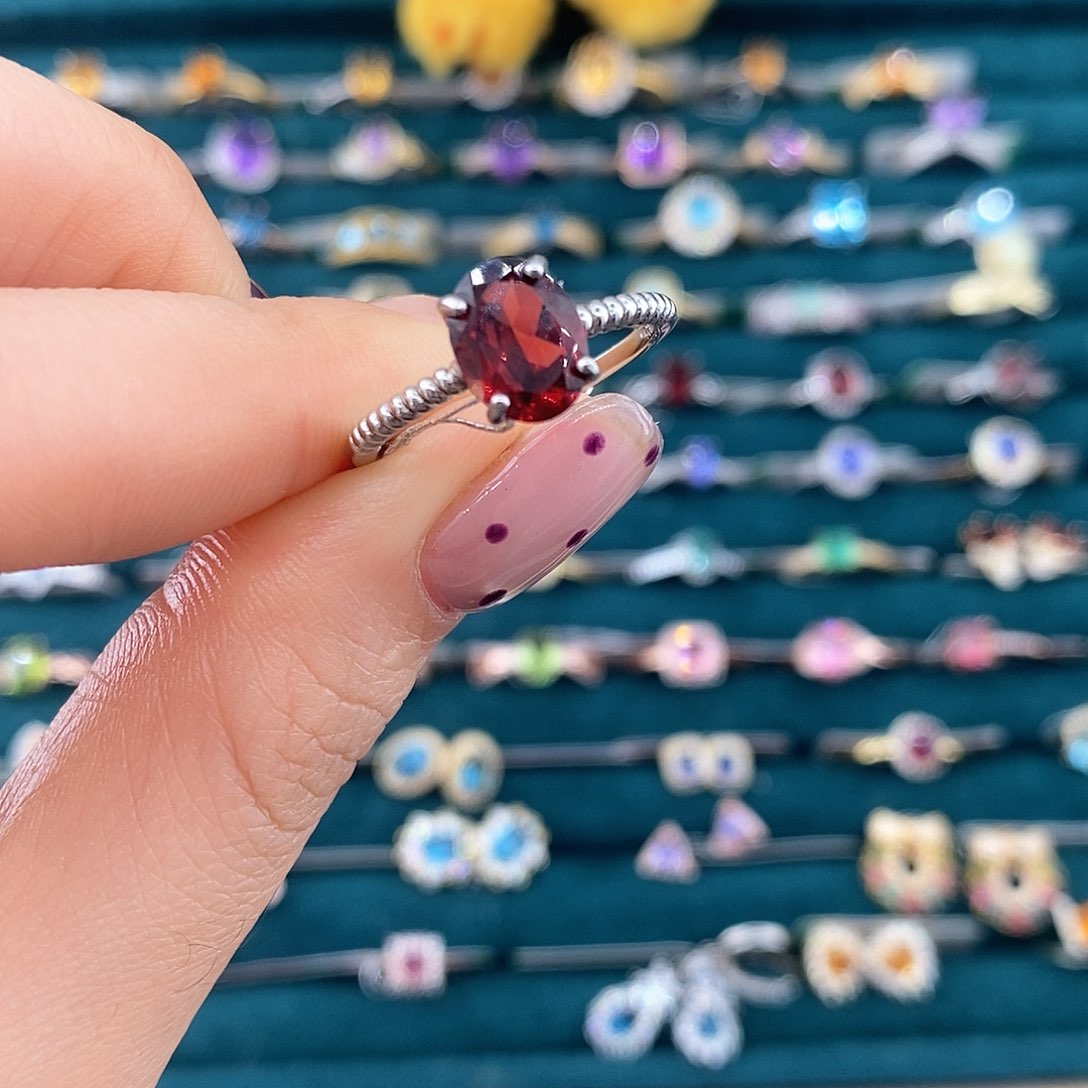 银S925镶嵌戒指石榴石戒指