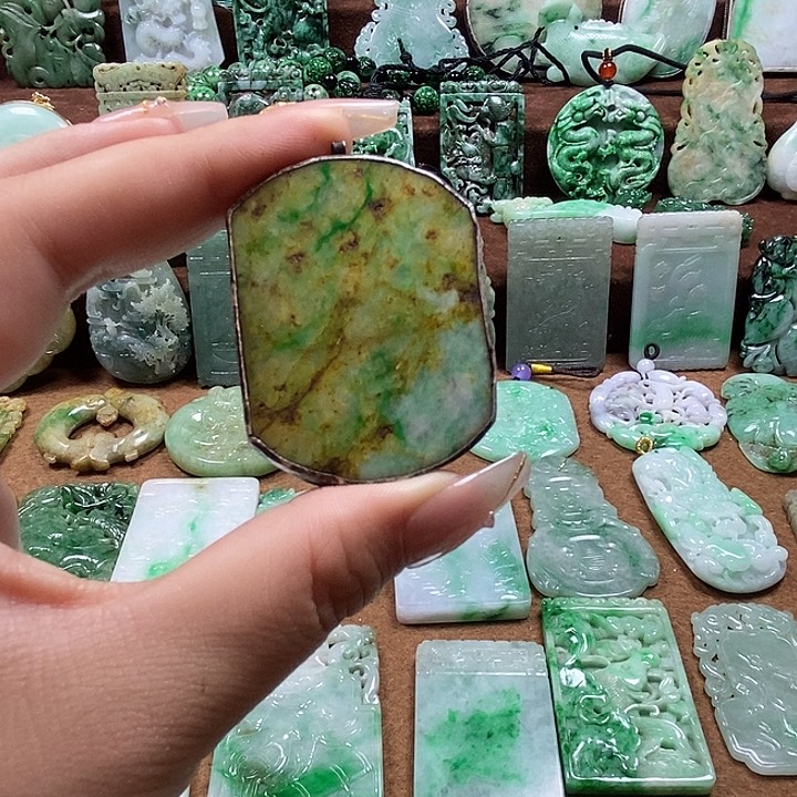 翡翠颈饰未镶嵌00000000000