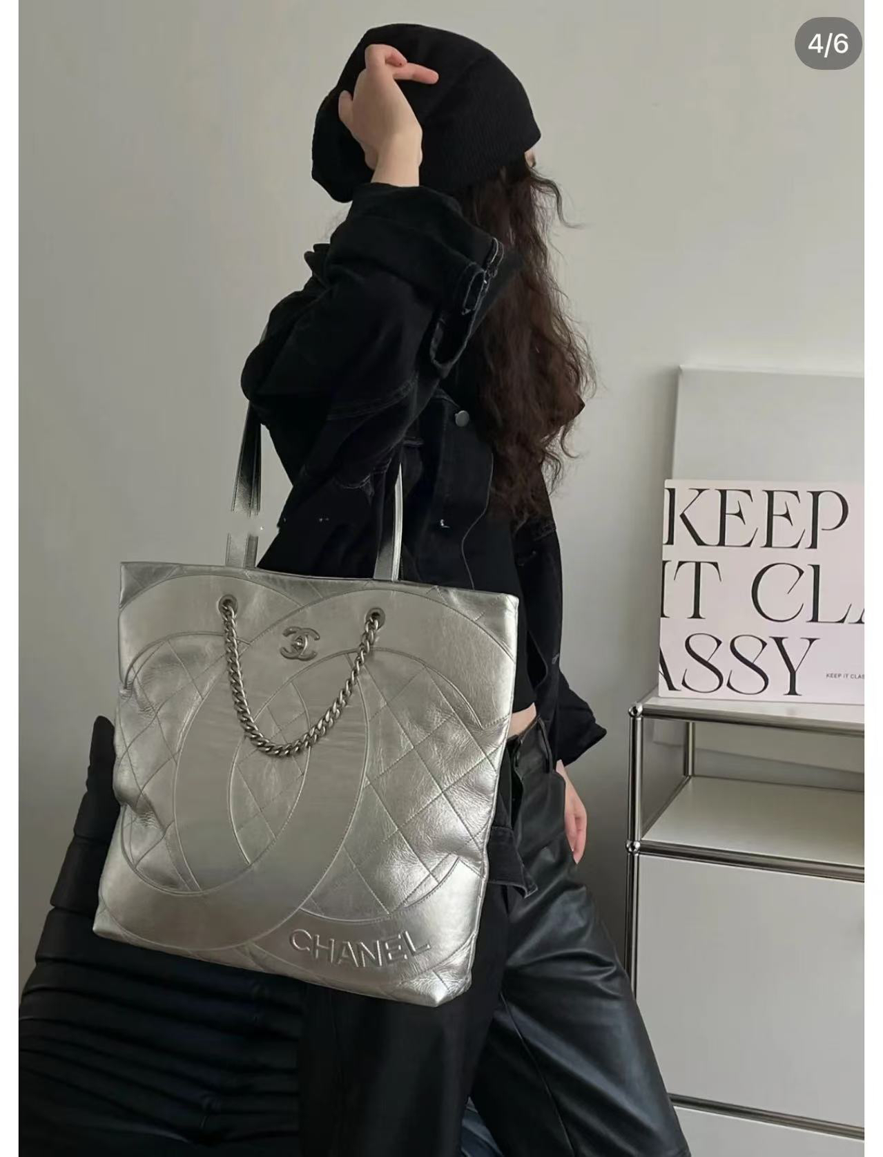 95新 Chanel/香奈儿 23银色浮雕大logo 托特包36cm 12763188