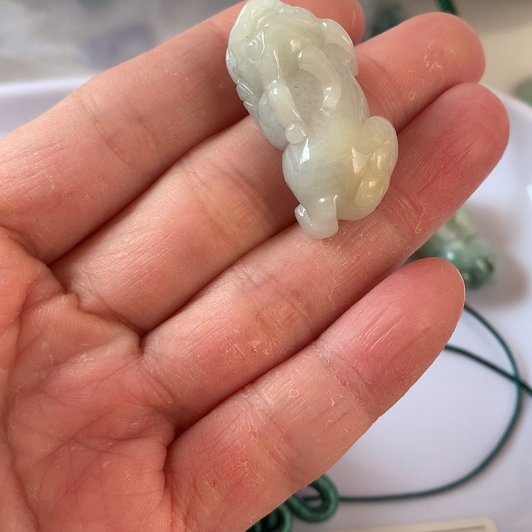 翡翠颈饰未镶嵌蠡****店貔貅