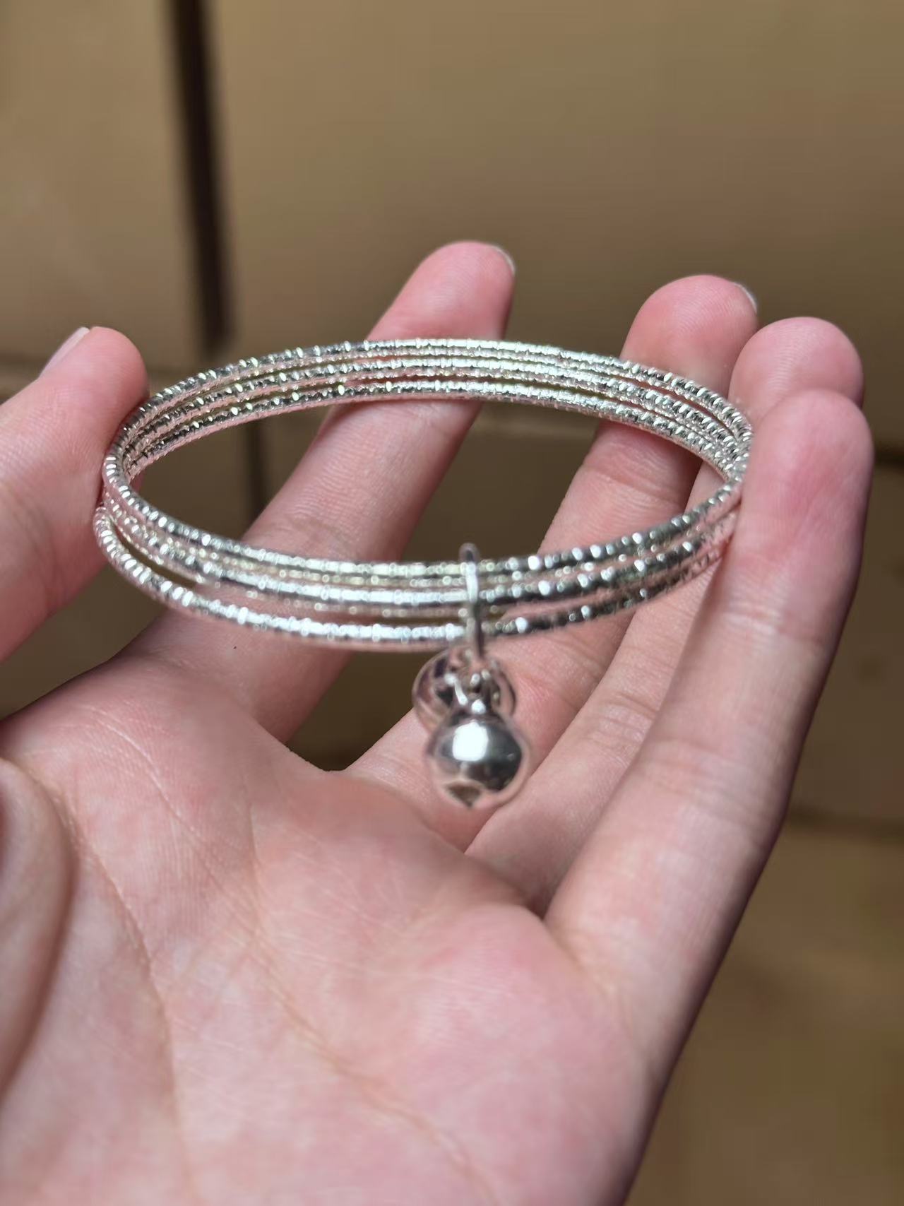 【万川】甄选精品铃铛三圈手镯JL345