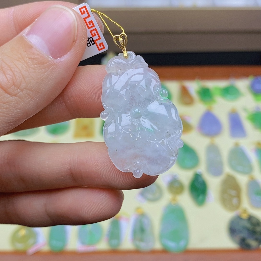 翡翠颈饰18K金镶嵌翡翠