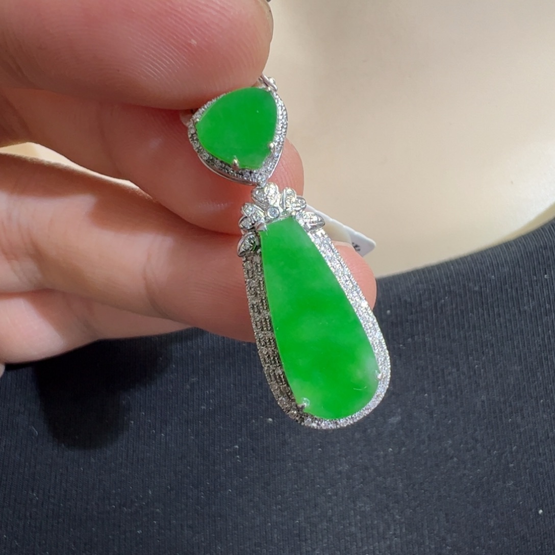 翡翠吊坠(不含链)18K金镶嵌