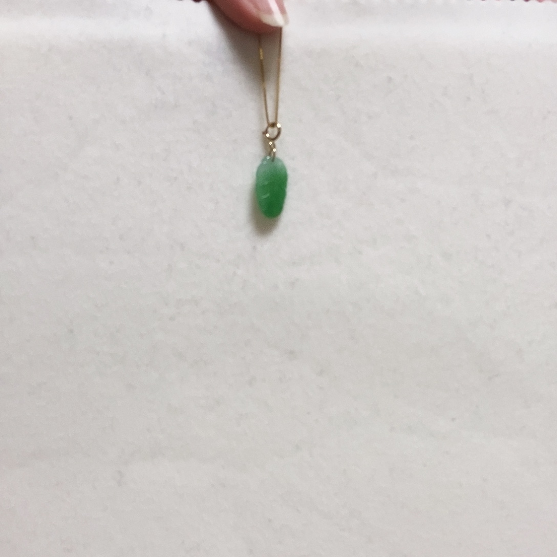 翡翠颈饰18K金镶嵌简单