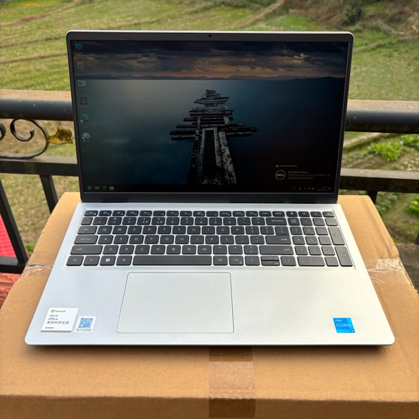 9新 Dell/戴尔 全原装i5 1135G7 16+512G Xe轻薄银色