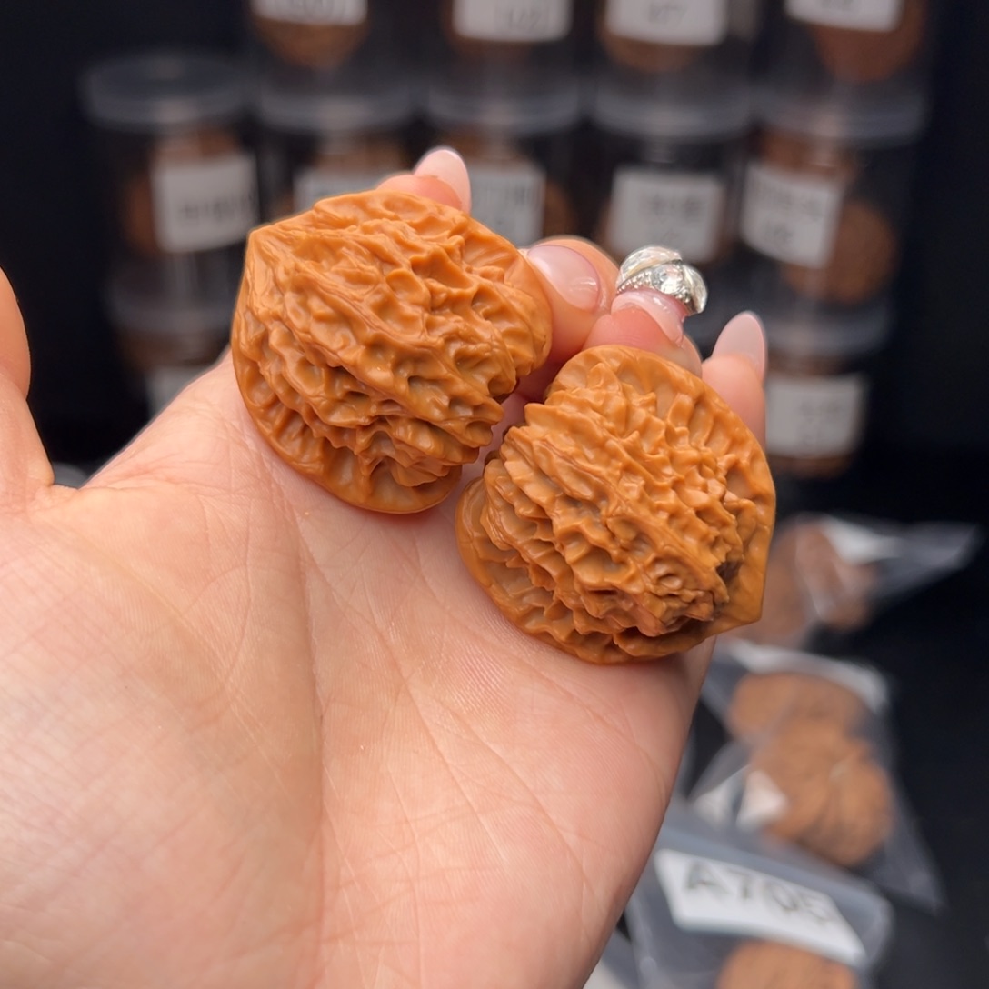 文玩核桃吊坠W*.龙门涧