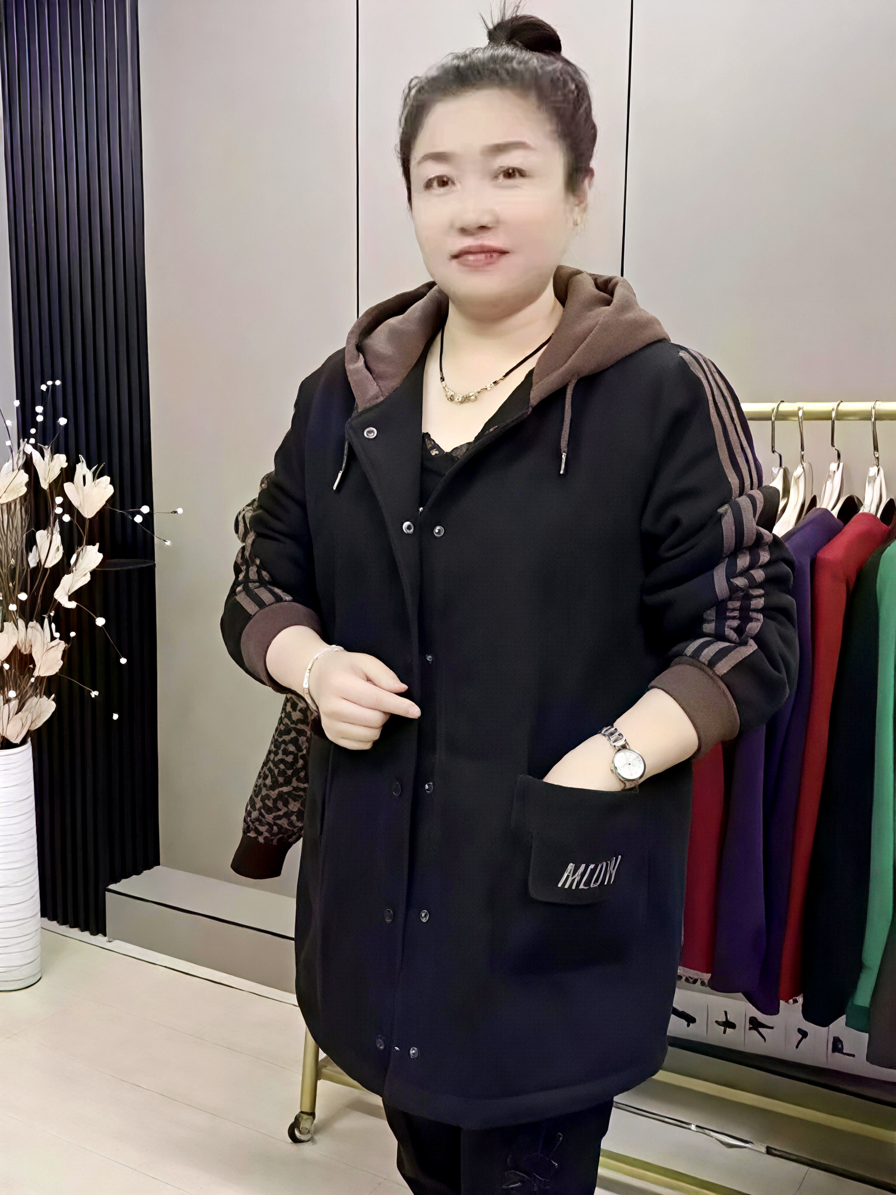 连帽时尚加绒加厚中长款中老年女装