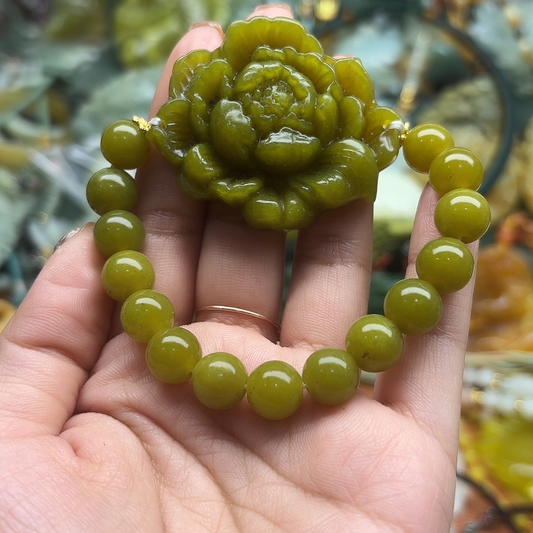 蛇纹石玉未镶嵌吊坠