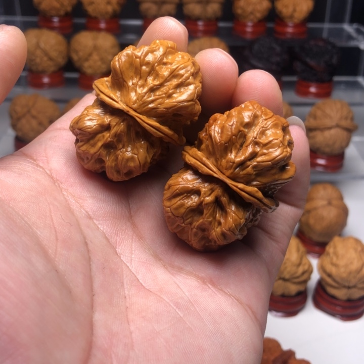 文玩核桃吊坠12盘石鬼脸