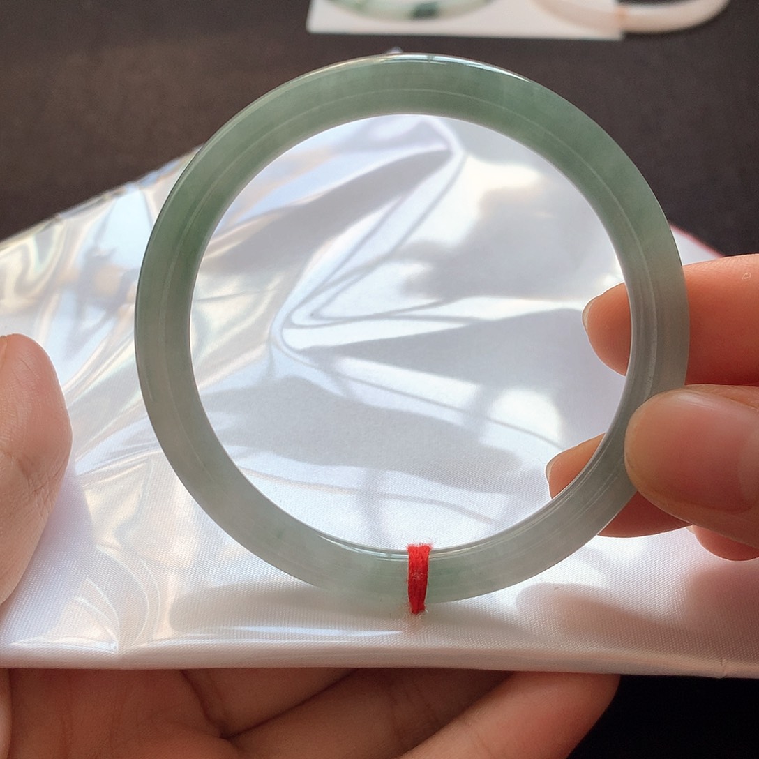 翡翠未镶嵌手镯55圆条完美