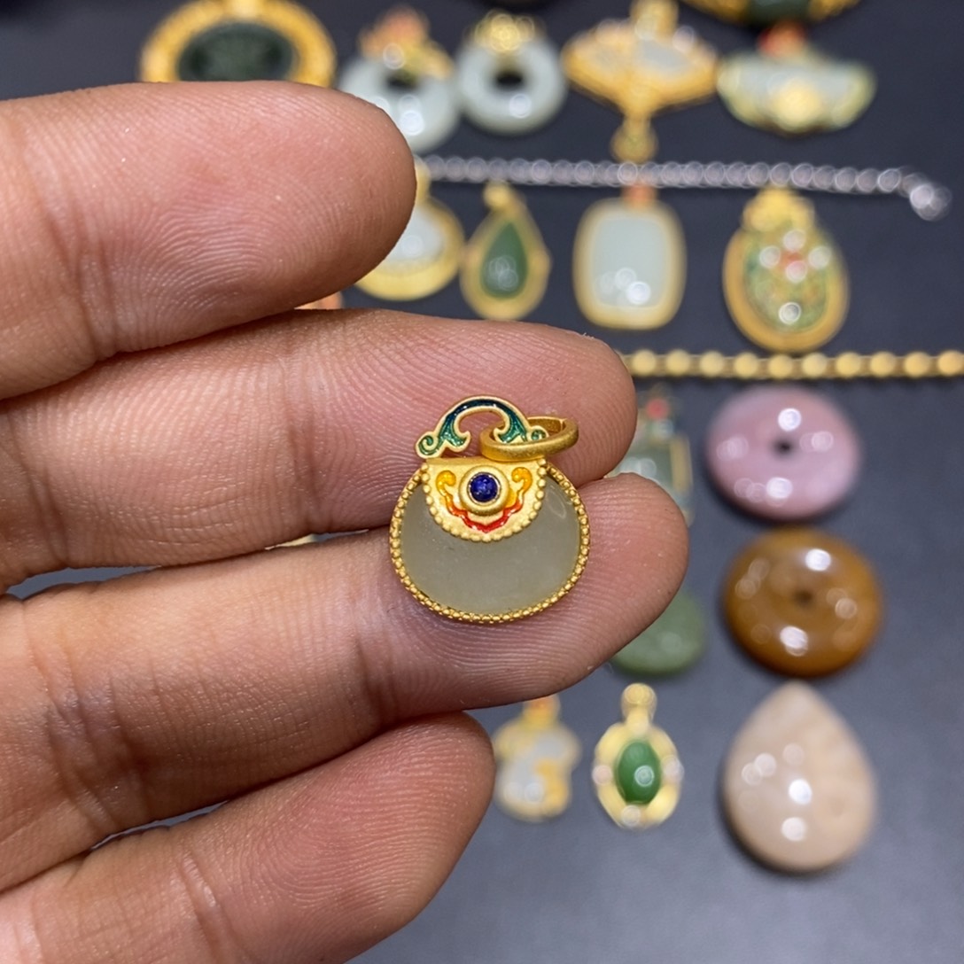 和田玉颈饰银S925镀金镶嵌