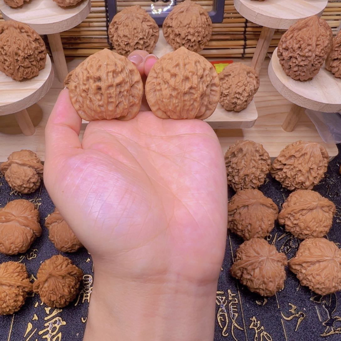 桃核吊坠公子帽39.5手把件