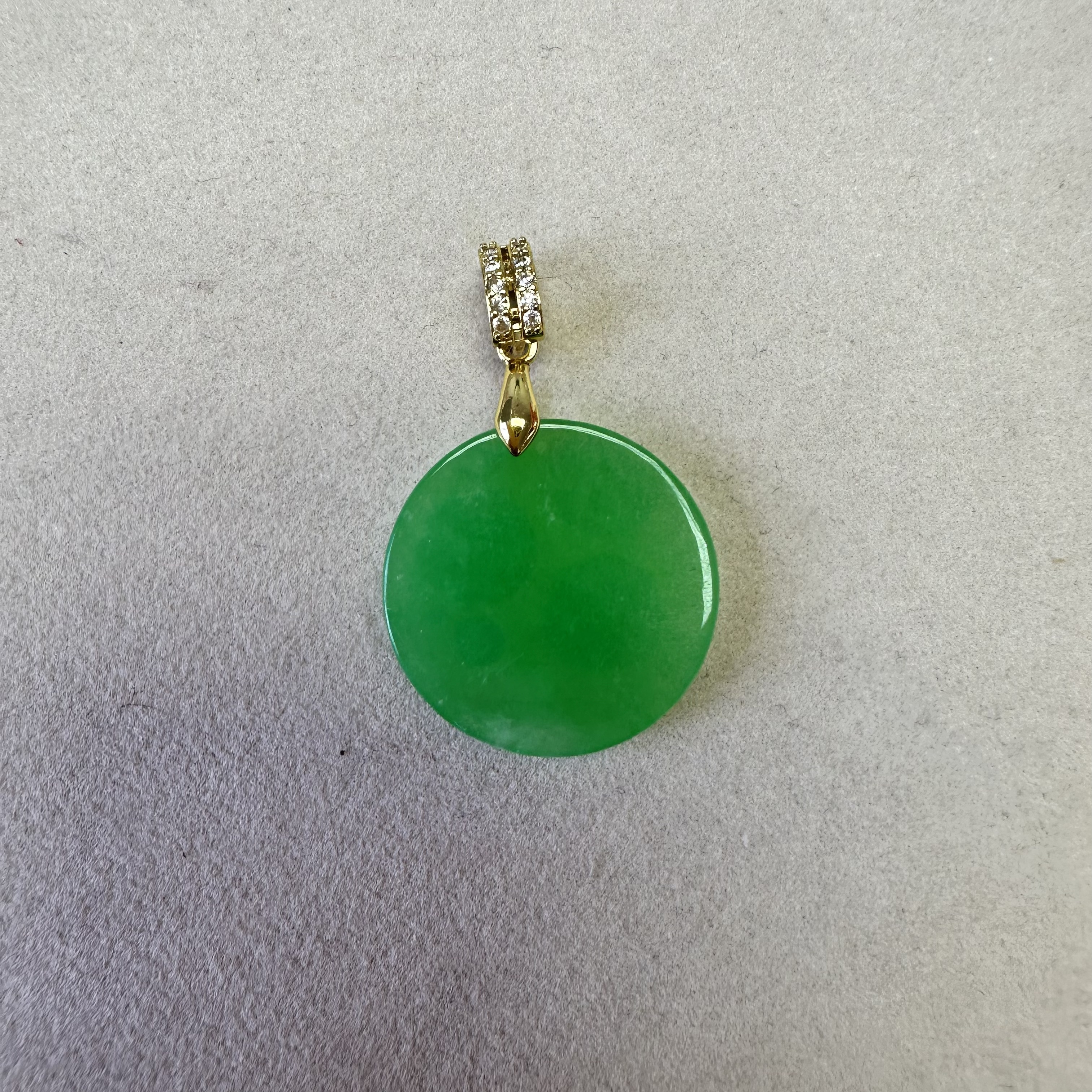 翡翠高货无事牌吊坠