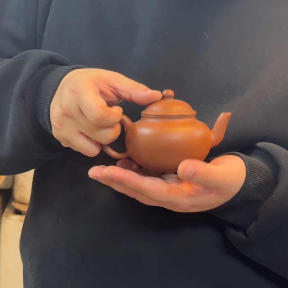 紫砂茶壶贡菊三足宫灯