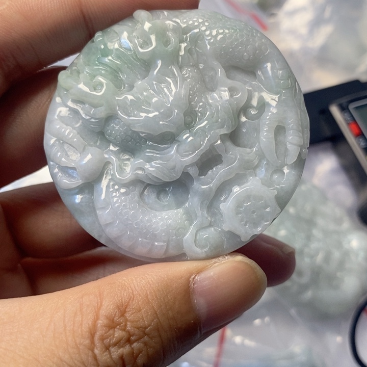 翡翠未镶嵌颈饰天然翡翠A货