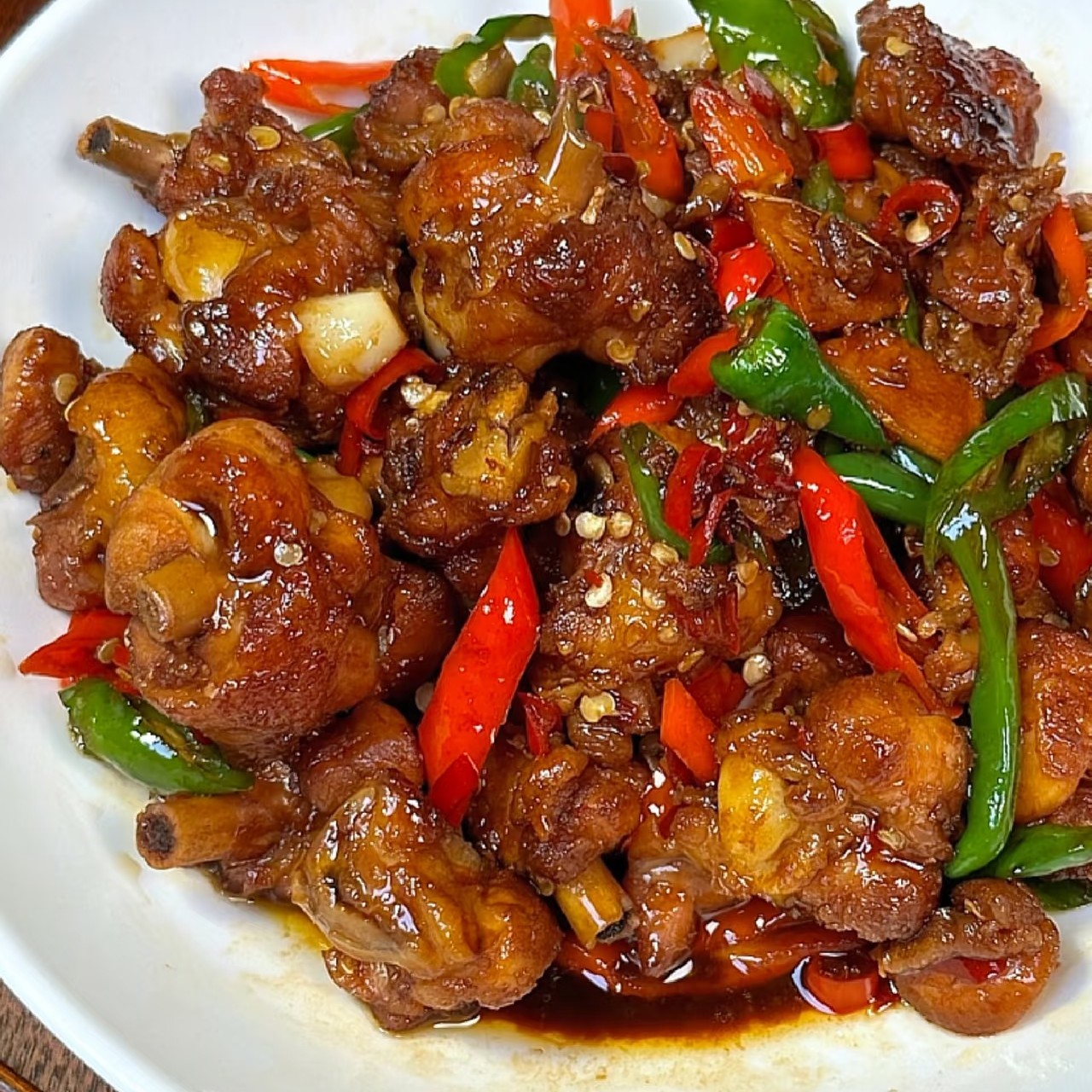 红烧黑腿鸡一只，好吃是好吃，就是有点太费米饭了。