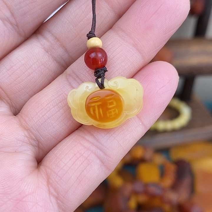 蜜蜡未镶嵌颈饰手机坠