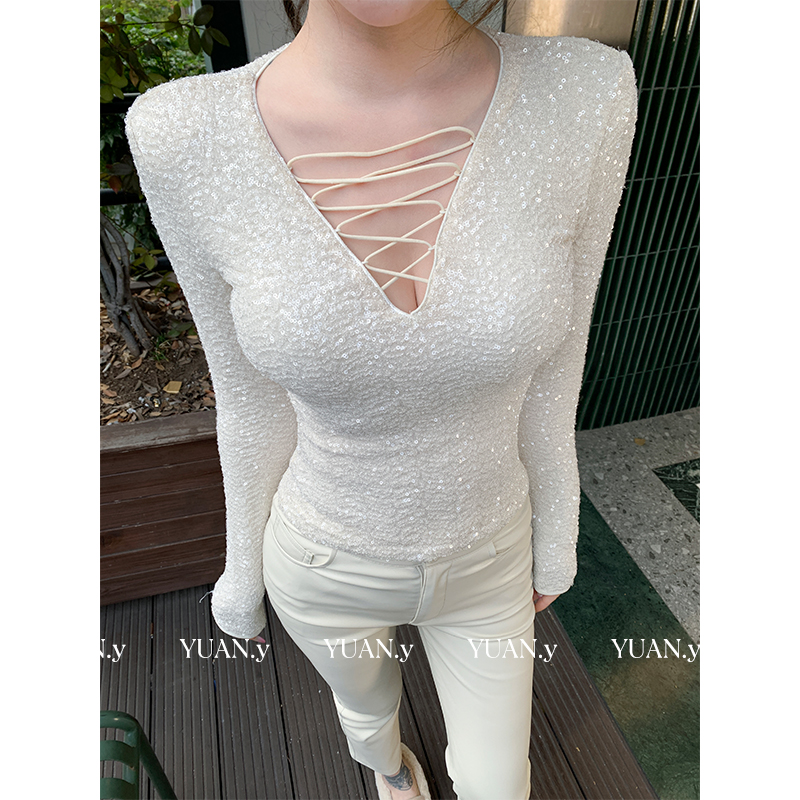 媛媛【辣妹磁场】纯欲V领内搭打底衫女冬长袖t恤设计修身上衣#D1080