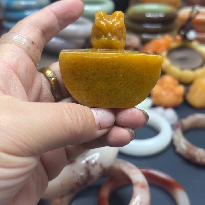 石英岩玉合金颈饰