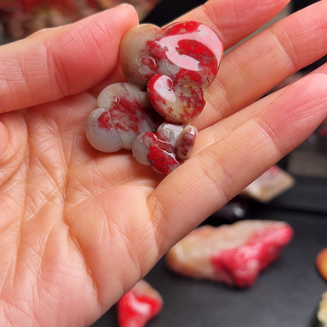 昌化石其他鸡血石挂件